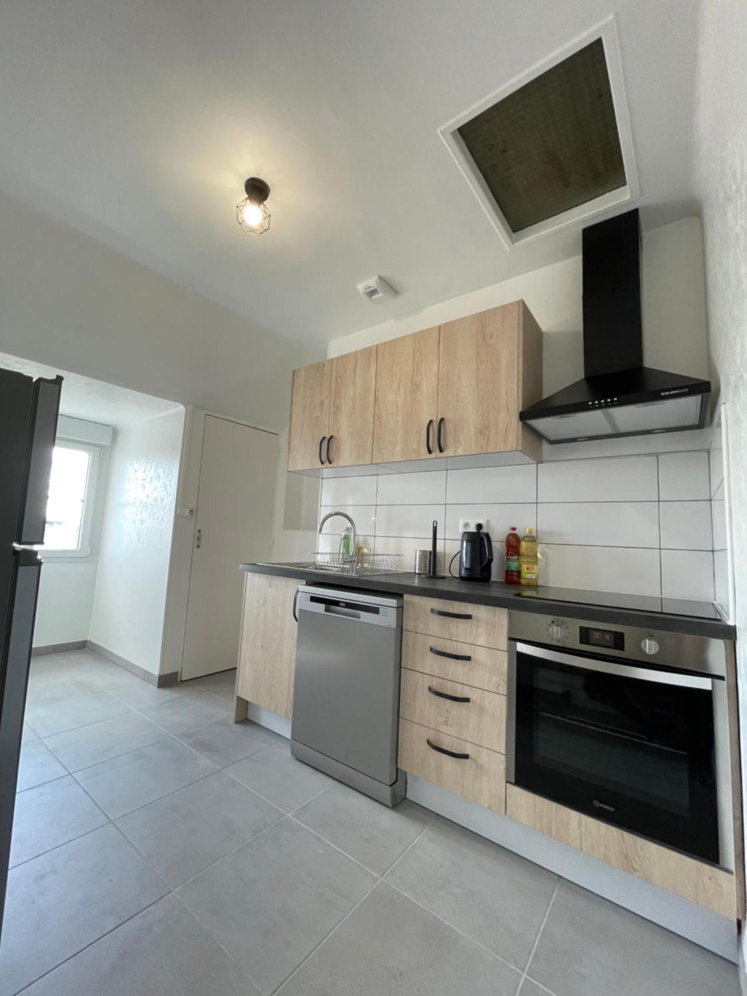 Appartement Renove Tout Equipe, Centre Ville, Proche De La Gare Et Commerce Флерс Екстериор снимка