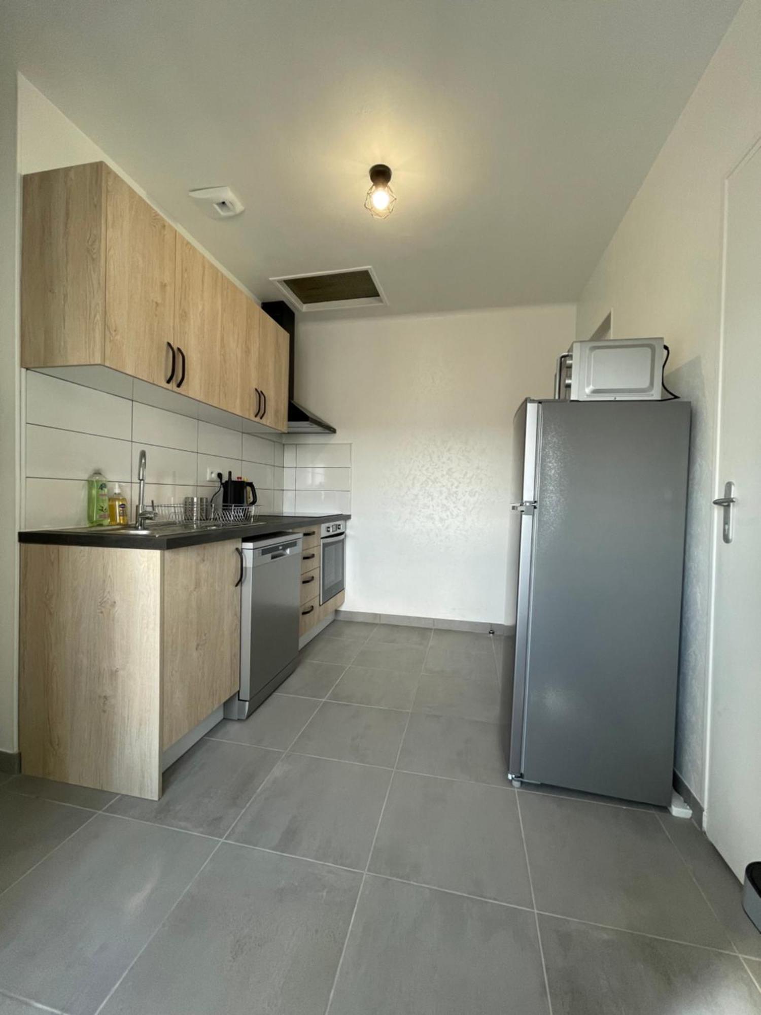 Appartement Renove Tout Equipe, Centre Ville, Proche De La Gare Et Commerce Флерс Екстериор снимка
